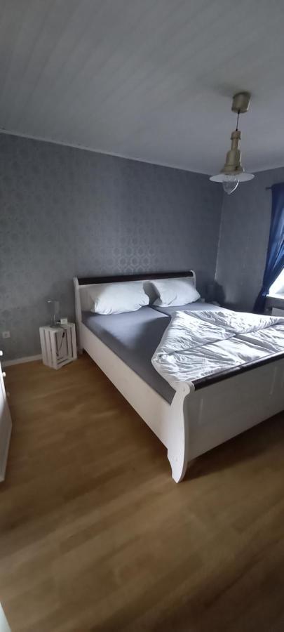 Fewo Am Marktplatz Zerf Bagian luar foto